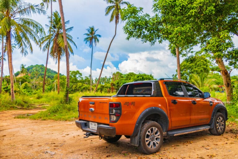 Auto na Samui bez stresu: 10 rzeczy, które sprawdź przed podpisaniem umowy